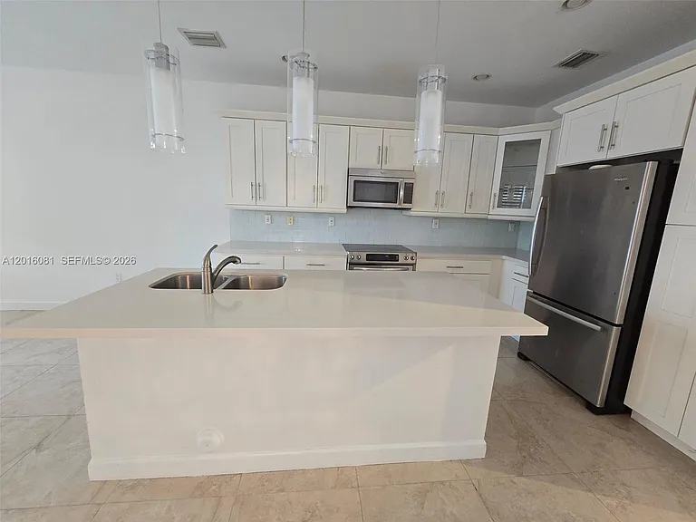 5810 NW 104th Path #5810 — Photo 11