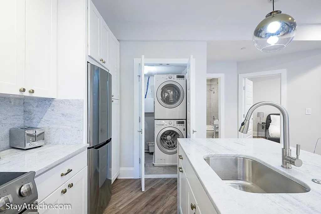 1 bed, 550 sqft, $3,690 — Photo 4