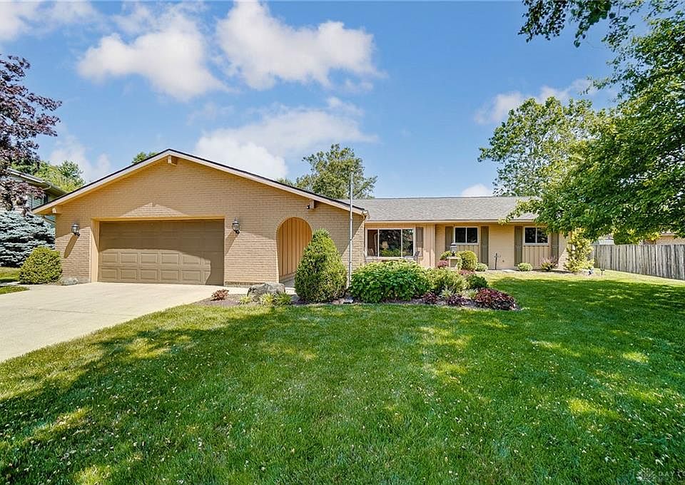 1st image of 7470 Larissa Ct