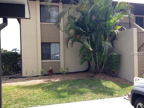 2nd image of 4016 Oakview Dr #J