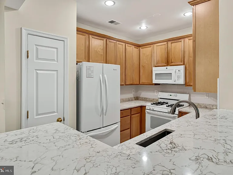 11314 Westbrook Mill Ln #302 — Photo 26