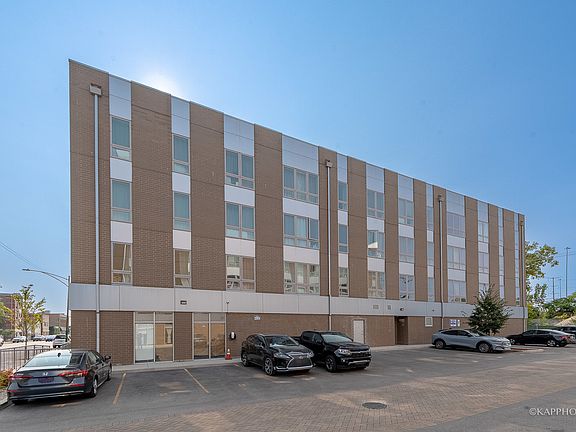 2nd image of 3218 S Archer Ave Unit 205