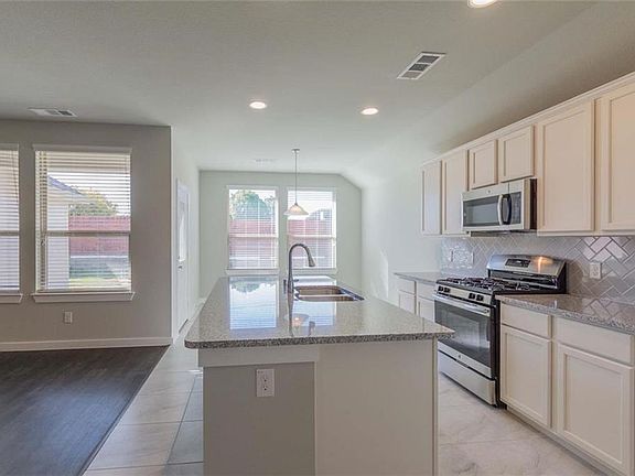 4th image of 8109 Wildwest Dr