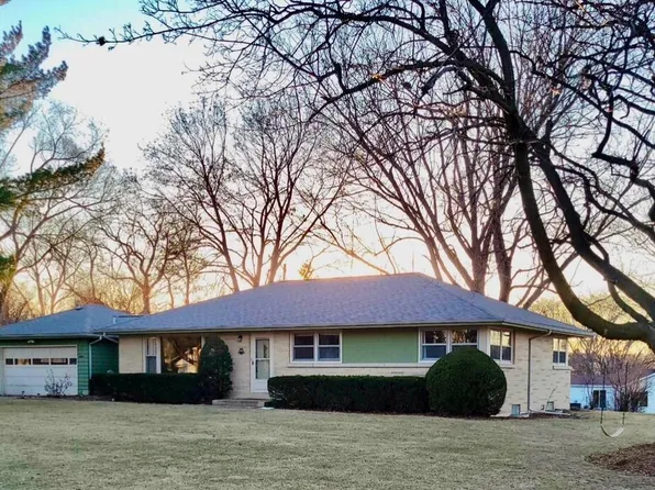 4555 North 148th STREET, Brookfield, WI 53005