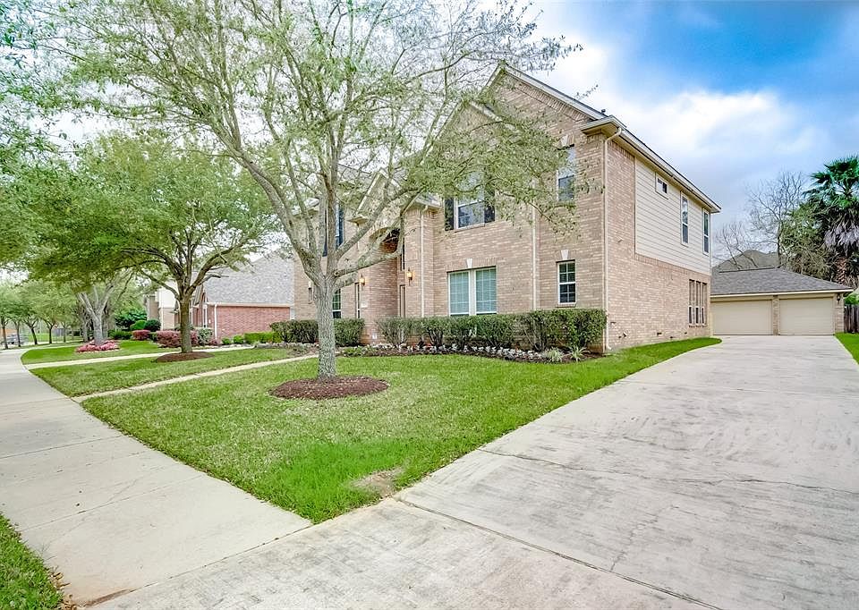 1st image of 5214 Emerald Trace Ct