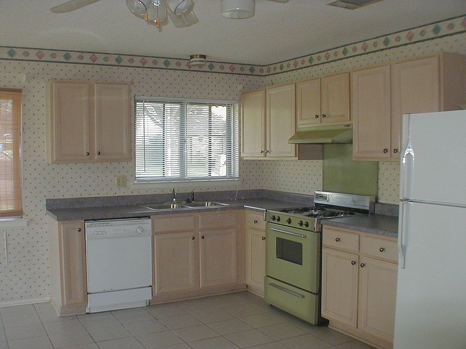 2nd image of 12501 Minuteman Dr
