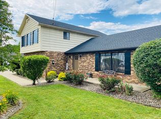 108 Dover Dr, Mineral Wells, WV 26150