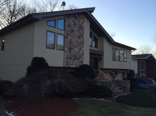 42 W Bayview Ave, Englewood Cliffs, NJ 07632