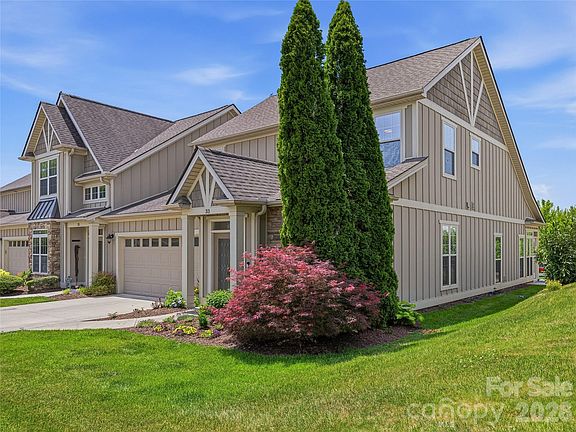 3rd image of 33 Florian Ln