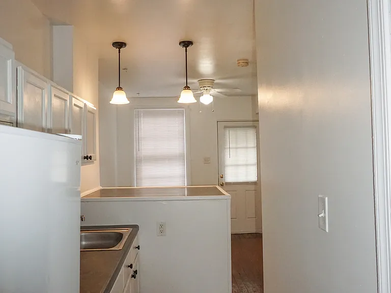 407 Gilmer St #B — Photo 9