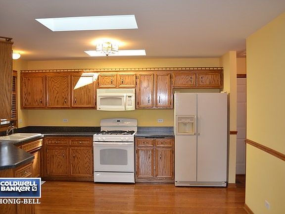 4th image of 8113 Brushwood Ln