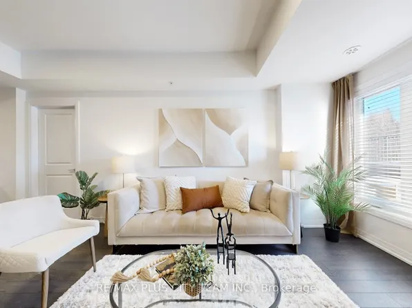 2635 William Jackson Dr #802, Pickering, ON L1X 0L5