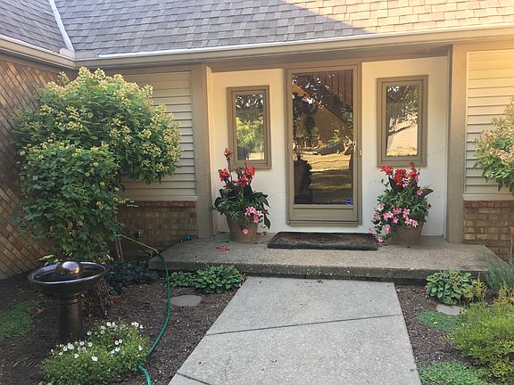 5th image of 790 Oak Knoll Dr