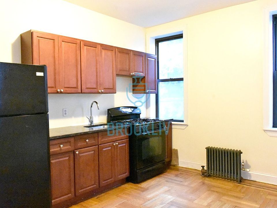 1st image of 21 E 21st St APT 5B