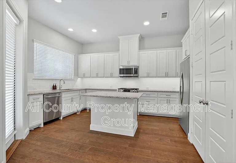 6330 Oakbend Cir — Photo 5