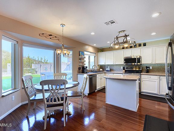 5th image of 2410 E Paraiso Drive