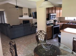 7966 Wayside Trl, San Antonio, TX 78244