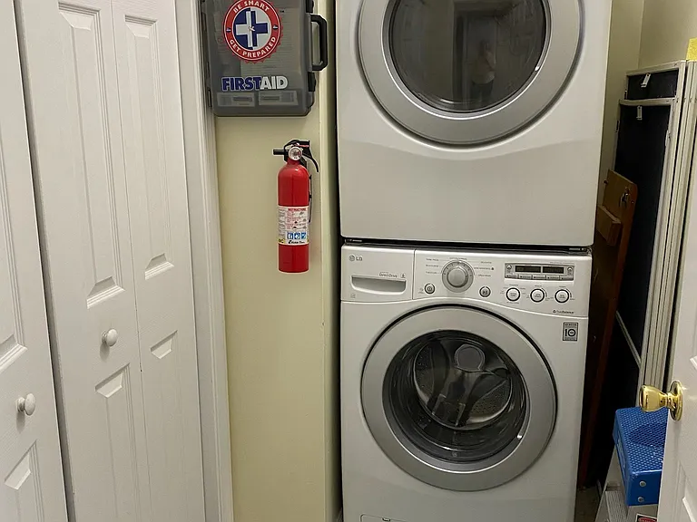 528B Washington Ave #528B — Photo 8