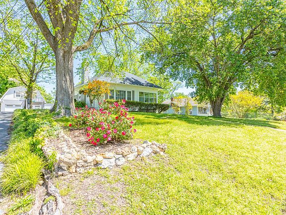 2nd image of 3369 Idlewild Dr