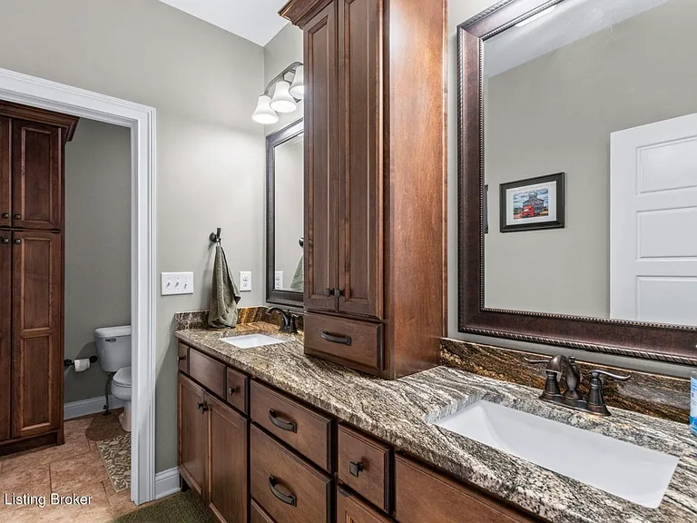 673 Marthas Ct — Photo 15
