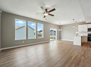 12512 S Parkwood Ln, Lake Lotawana, MO 64086