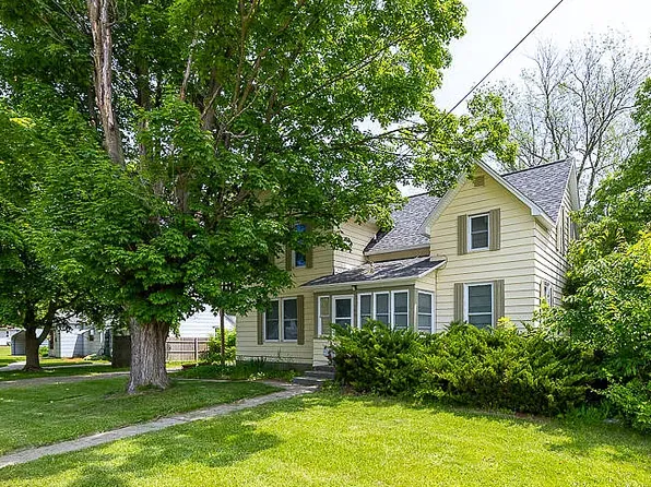 186 N Elm St APT 2, Sparta, MI 49345