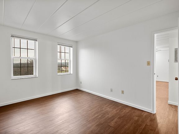 5th image of 2850-2860 Washington Blvd #10