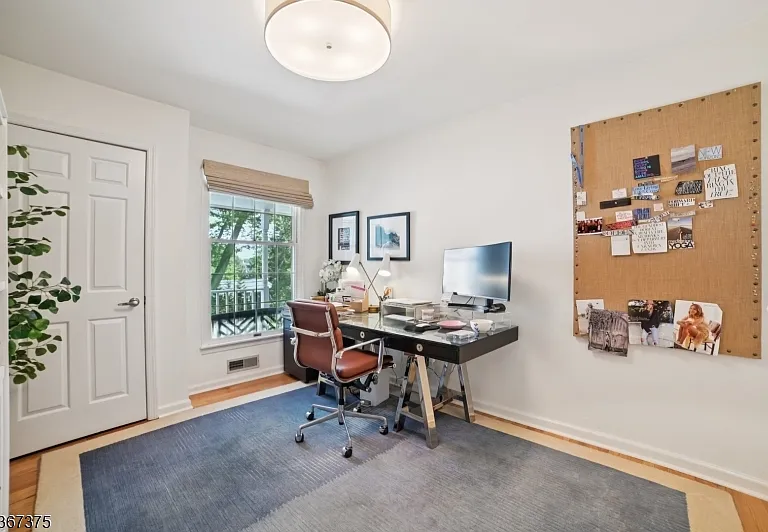 415 Fairmount Ave — Photo 20