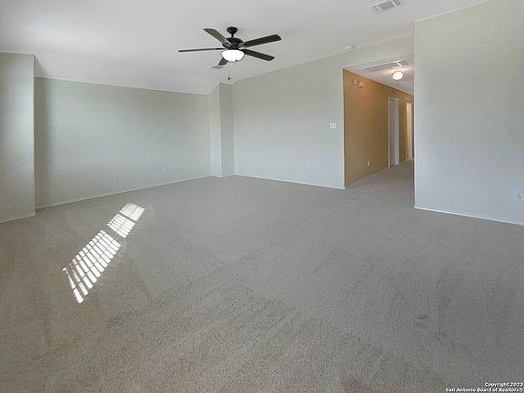 3rd image of 433 PRICKLY PEAR DR
