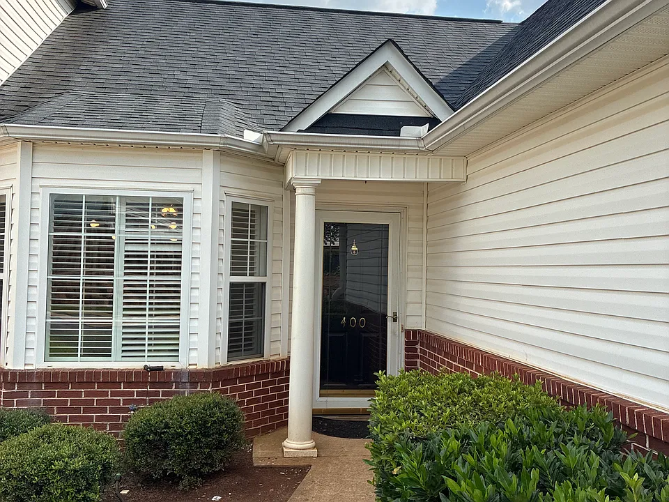 400 Cliffview Ct