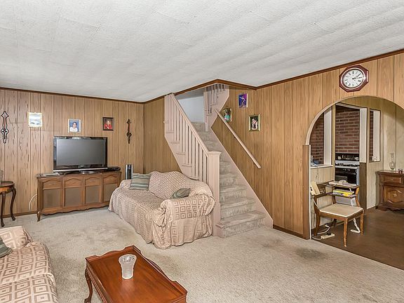 4th image of 217 Park Ave
