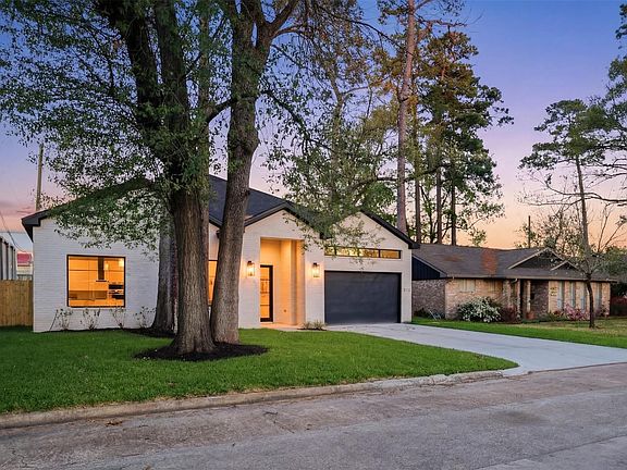 2nd image of 934 Autumn Oaks Dr