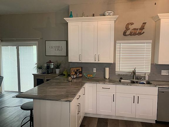 5th image of 7814 Bay Dr