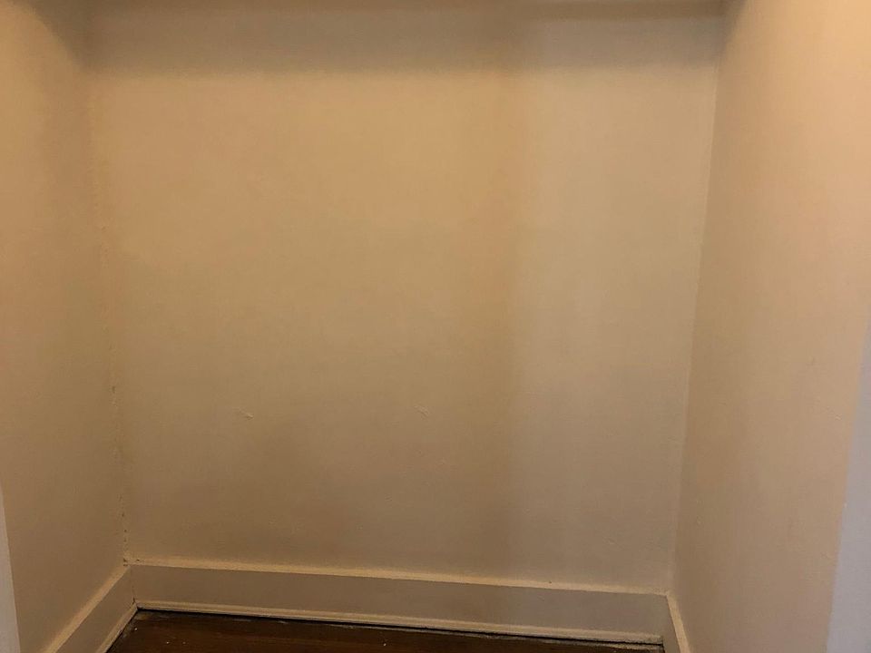 1st image of 315 W Broadway APT 3K
