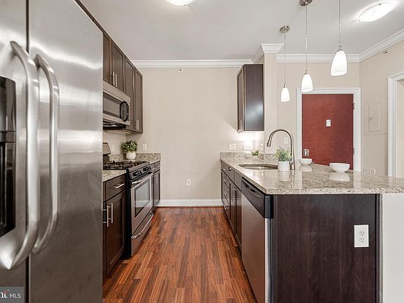 4th image of 6301 Edsall Rd Unit 323