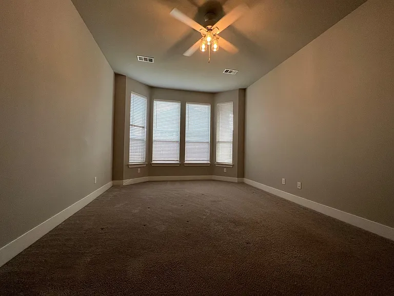 1317 Thrasher Dr — Photo 22
