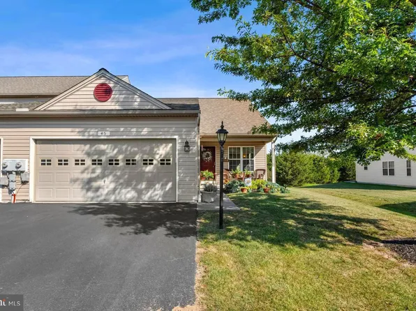45 Cedarfield Dr, Gettysburg, PA 17325