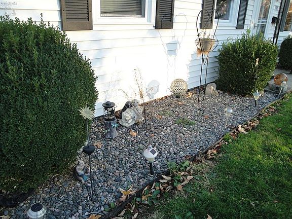 5th image of 409 Saint Joseph St