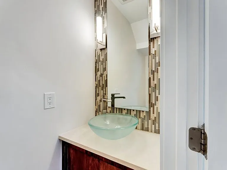 406 NW 25th Ave — Photo 18