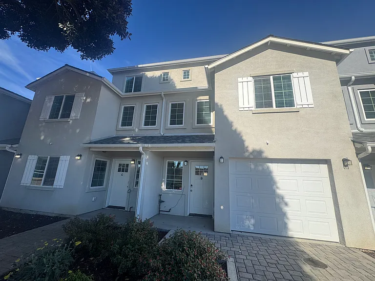 S Pine St — Photo 1