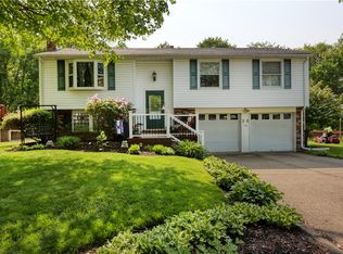 126 Magnolia Dr, Beaver, PA 15009