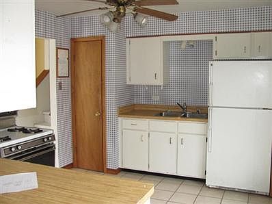 4th image of 16 Emery Dr