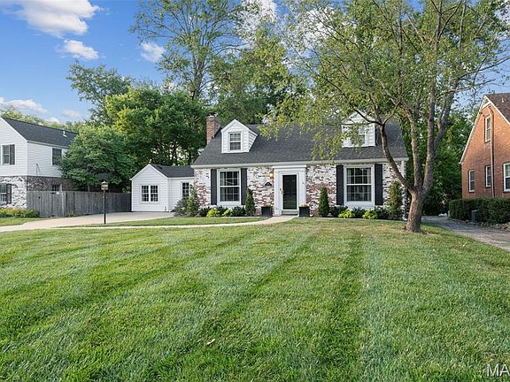 2nd image of 67 Forest Glen Ln