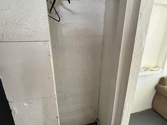 3rd image of 1315 N Maple St