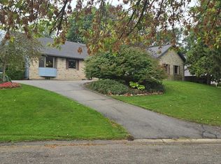 8637 Brazos Ct, White Lake, MI 48386