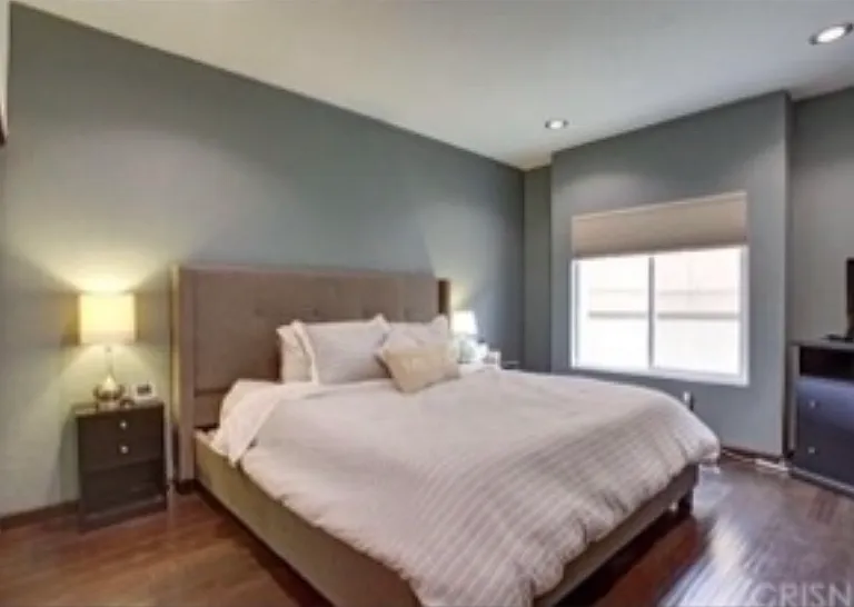 5420 Sylmar Ave — Photo 3
