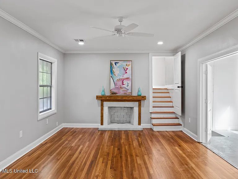 1112 Meadowbrook Rd — Photo 6