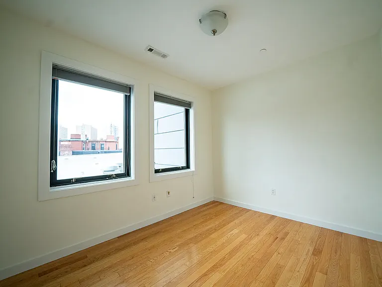 13 Aberdeen St #402J — Photo 7