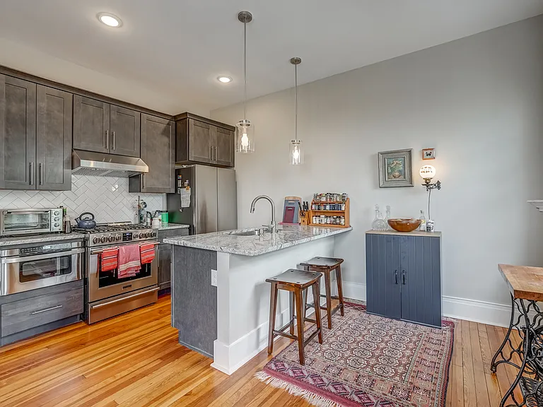 425 N Arthur Ashe Blvd #G — Photo 3