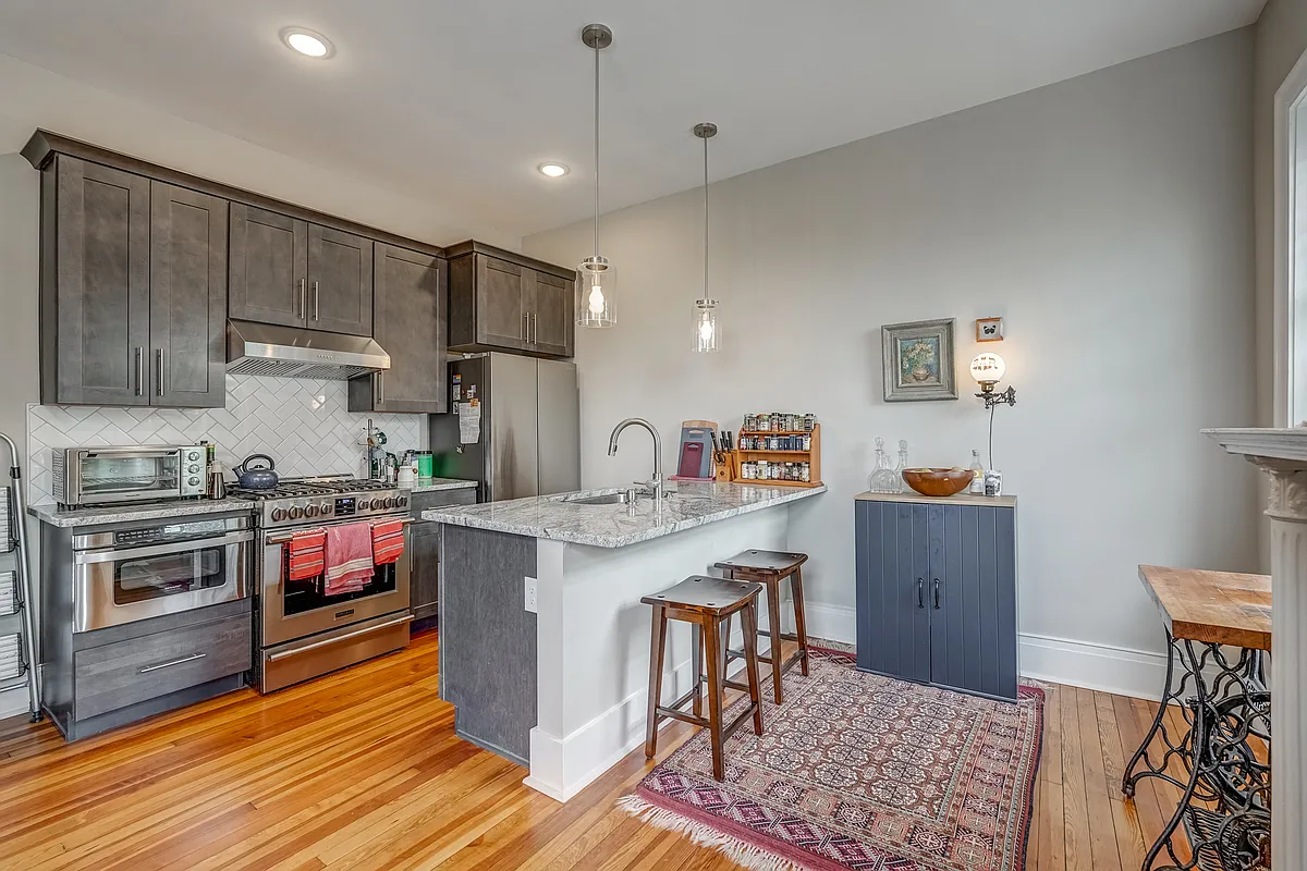 Building Photo - 425 N Arthur Ashe Blvd #7